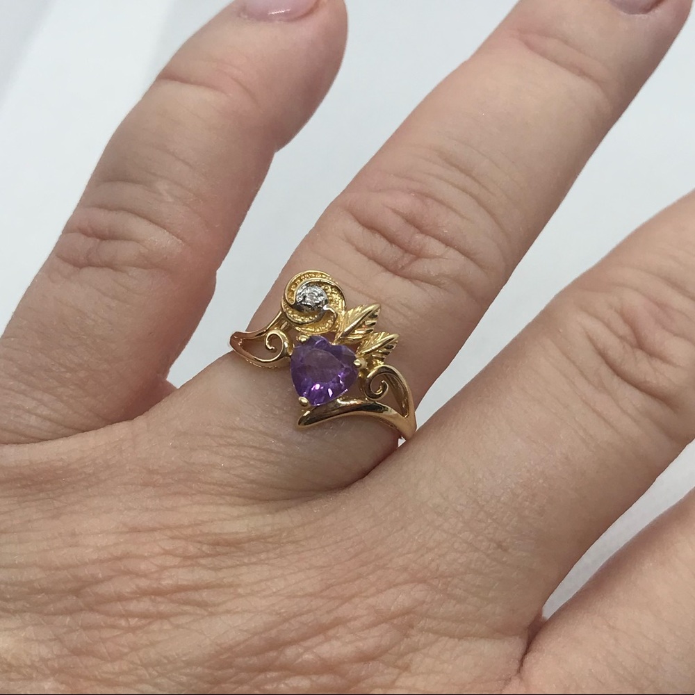 14kt yellow gold heart shaped amethyst and diamond ring size 7 3/4